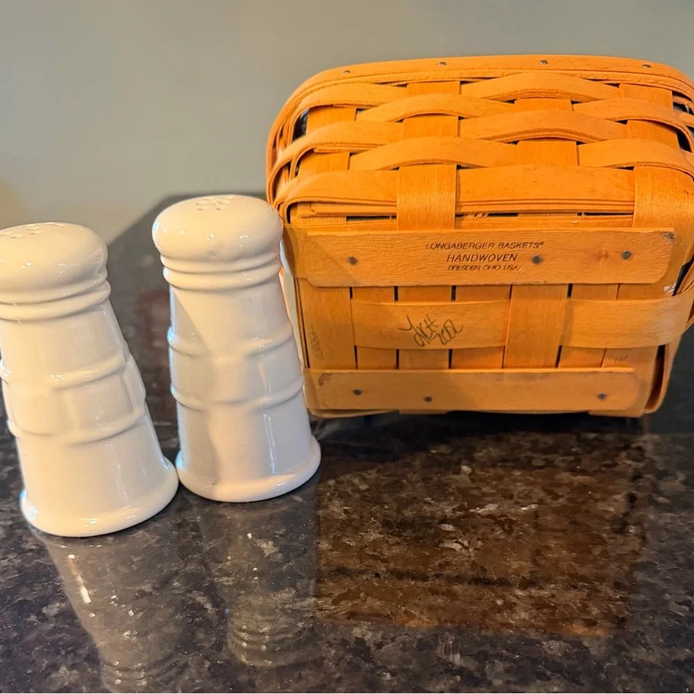 Longaberger Woven Basket ~ Salt & Pepper Set